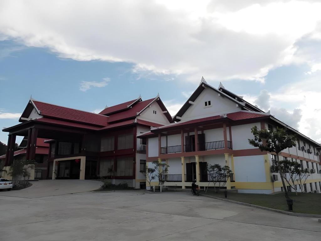 Xishuangbanna Hotel Managed By Xandria Hotel Luang Prabang Zewnętrze zdjęcie