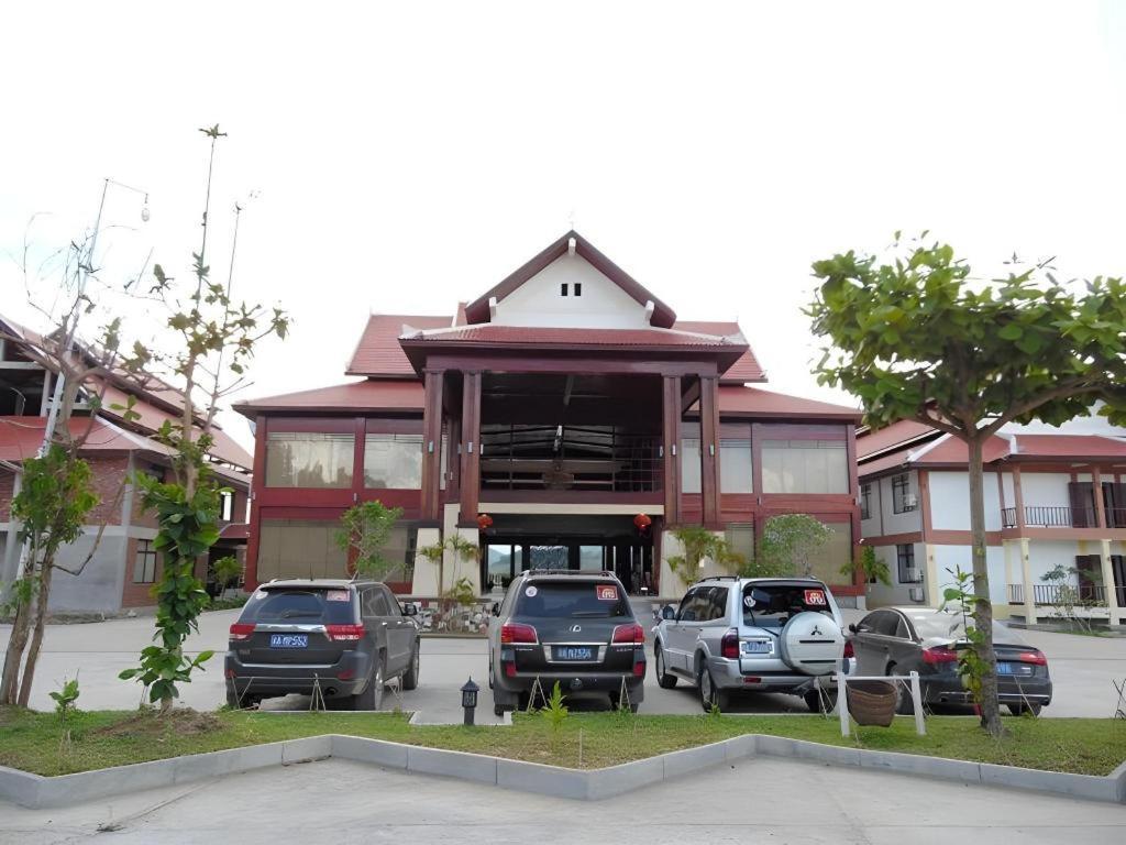 Xishuangbanna Hotel Managed By Xandria Hotel Luang Prabang Zewnętrze zdjęcie